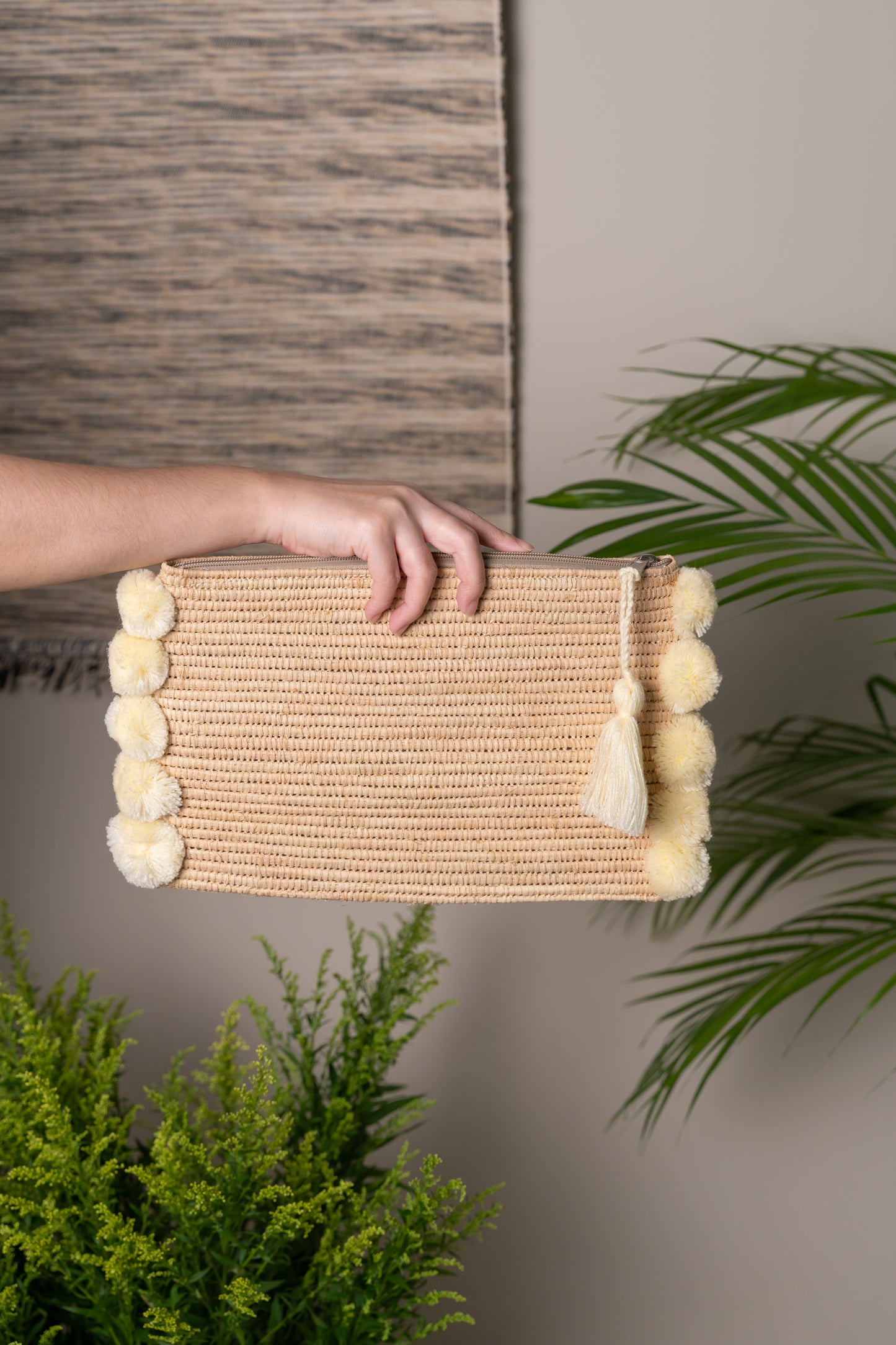 Pom Raffia Pouch - Cream