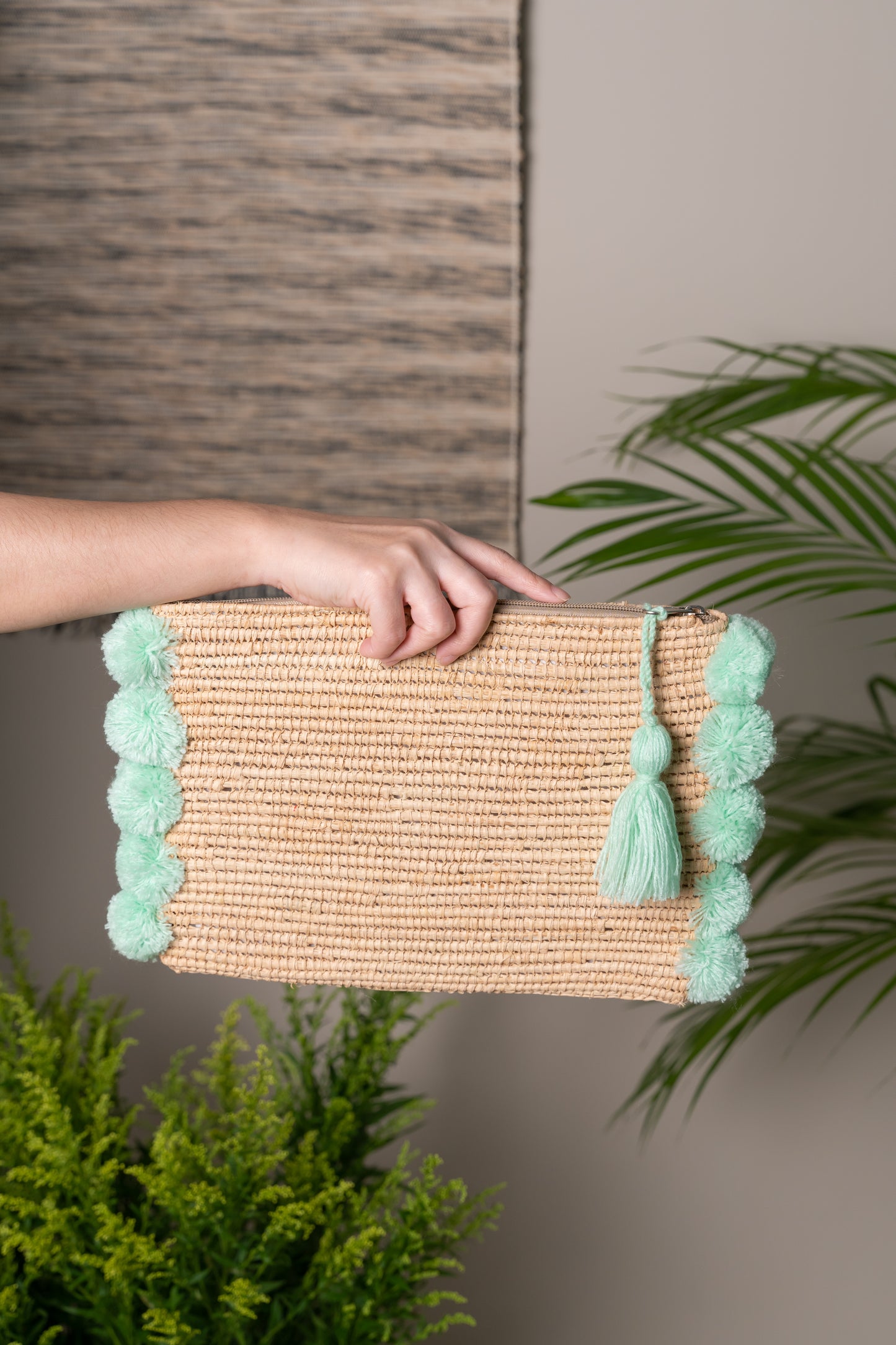 Pom Raffia Pouch - Mint